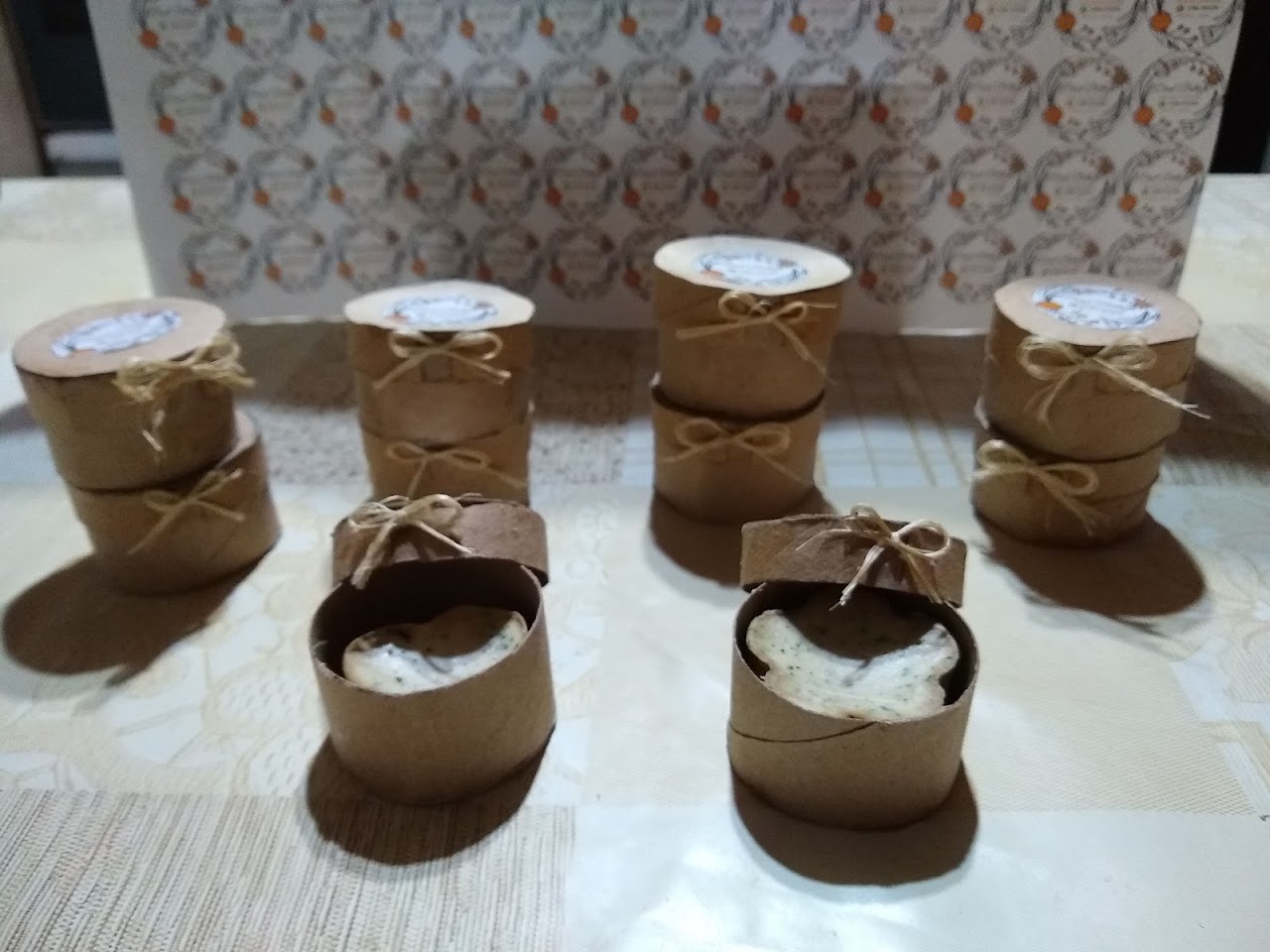 Cosmética natural artesanal de DIAEL BELLEZA con jabones botánicos y sueros en frascos ámbar